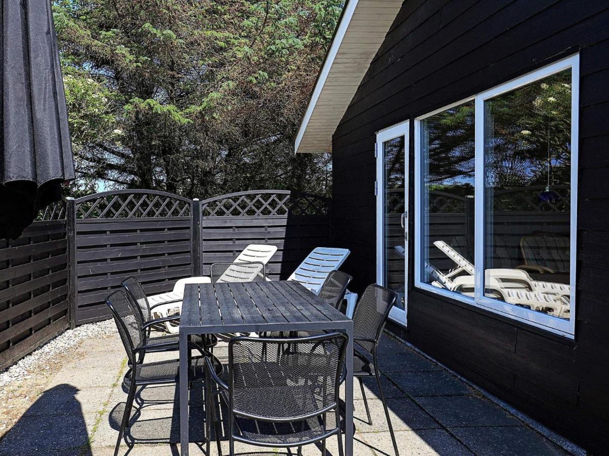 4 Person Holiday Home In L Kken Lokken Exterior photo